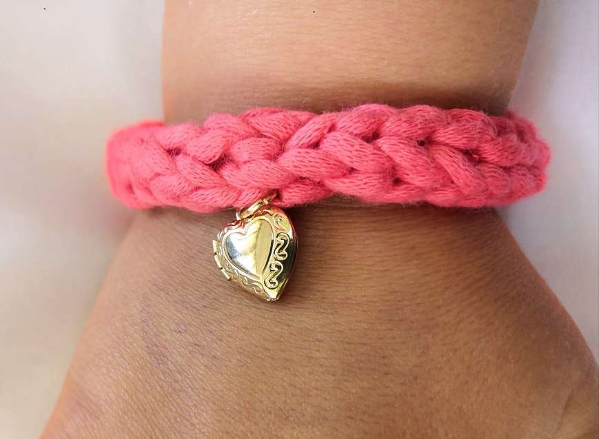 Blog-Inhaltsbild für 'Kordel häkeln - kostenlose Häkelanleitung'